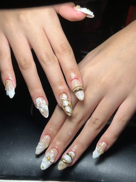 Pearl and gold 3D floral nail set